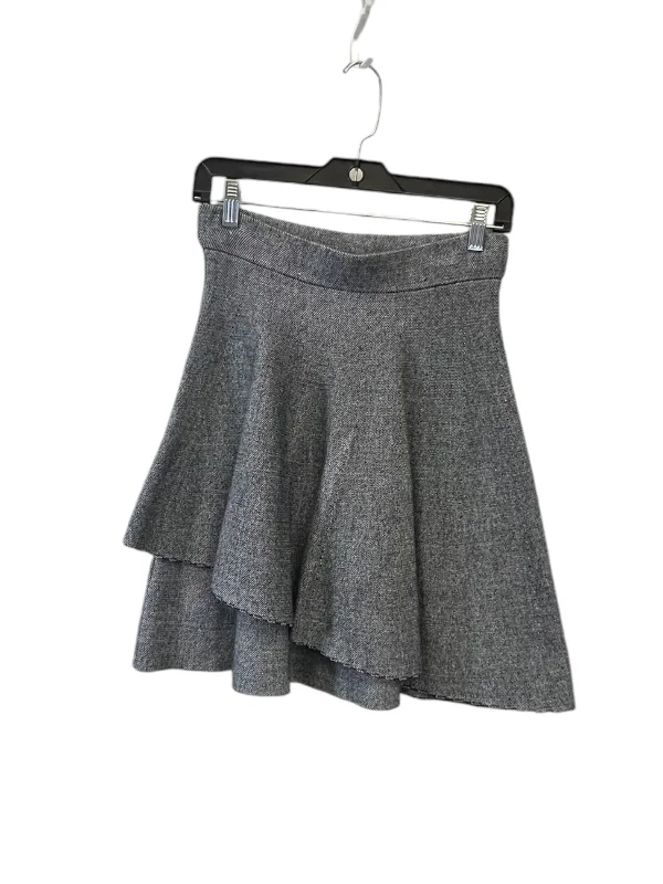 Skirt Mini & Short By Saks Fifth Avenue In Grey, Size: M